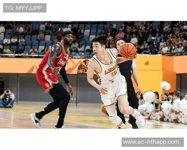 胡金秋半场表现出色6投4中贡献8分2篮板助力球队稳定发挥