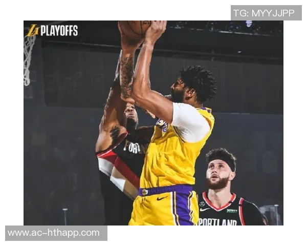 马克西首节火力全开10投5中豪取14分助球队奠定领先优势