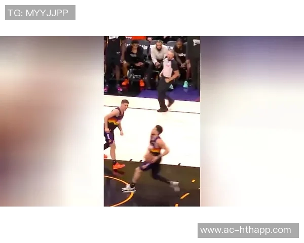 吉莱斯皮称赞布克场上威慑力强大自信出手是我唯一的要求